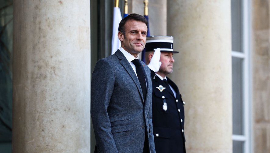 , Rémunération « au mérite » des fonctionnaires : pourquoi cette mesure voulue par Emmanuel Macron fait bondir les syndicats
