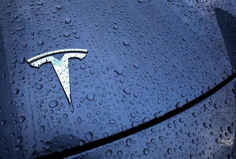, Musk obtient l’approbation de sa rémunération, mais reste confronté à l’effondrement de l’action Tesla et à sa forte valorisation