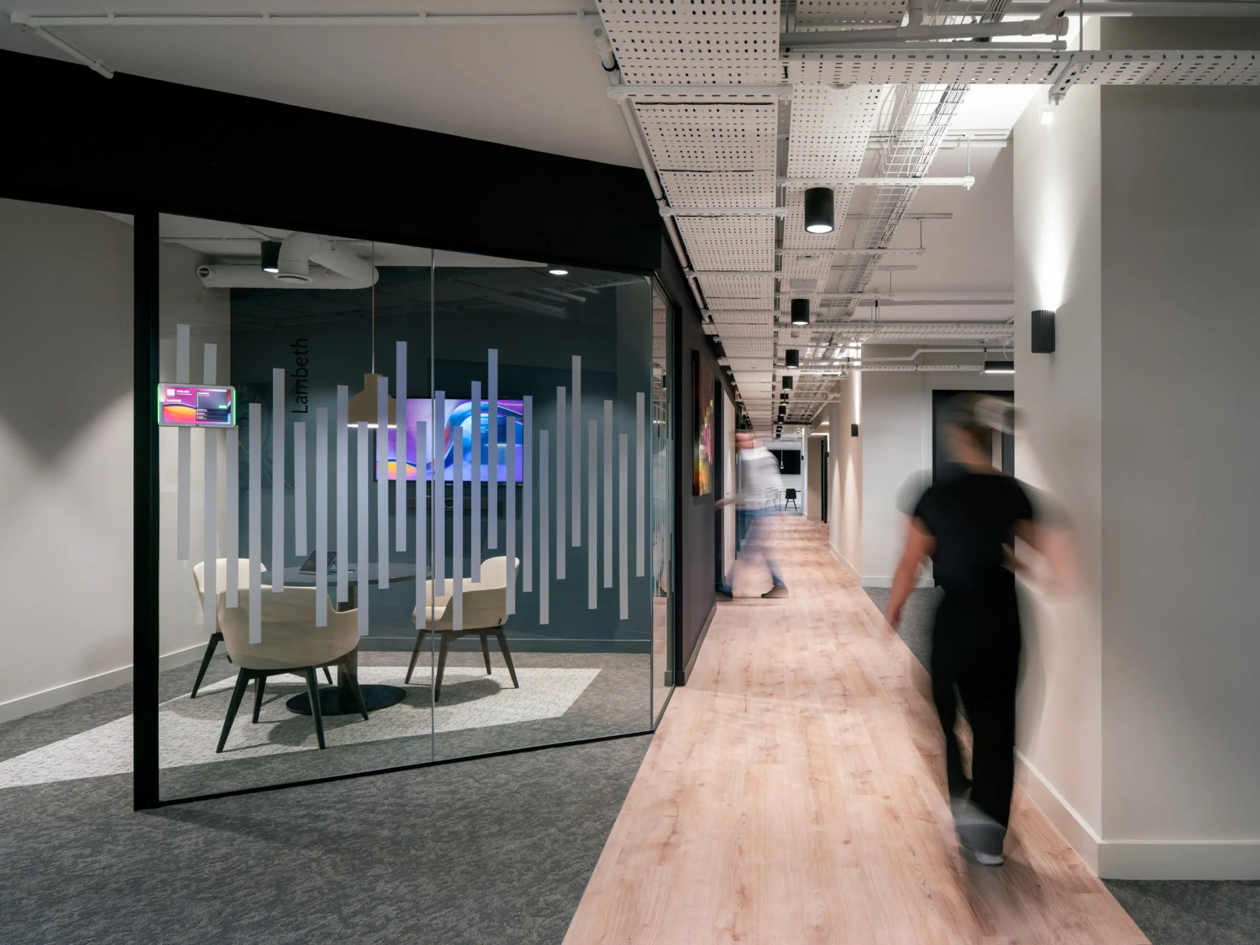 Couloir bureau-de-walter-lilly-londres-2