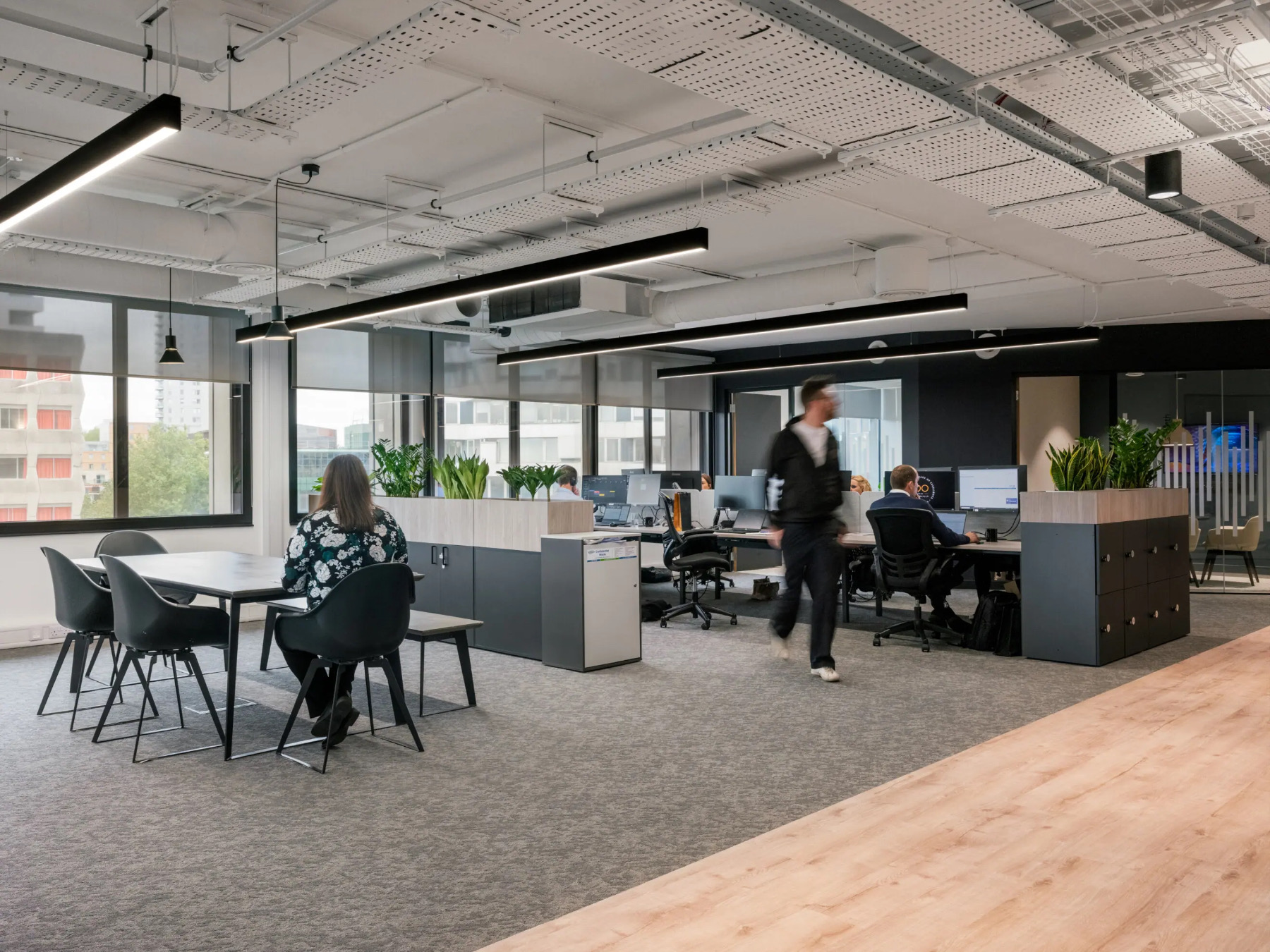 Espace de travail ouvert bureau-de-walter-lilly-londres-4