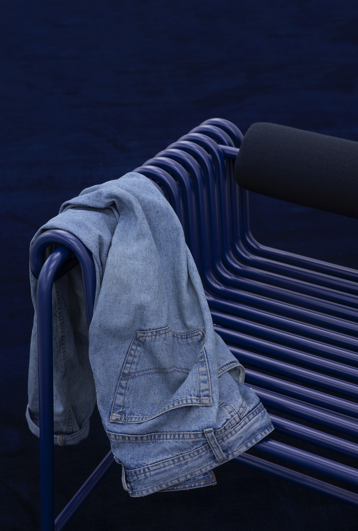 Chaise Blockbau bleu denim