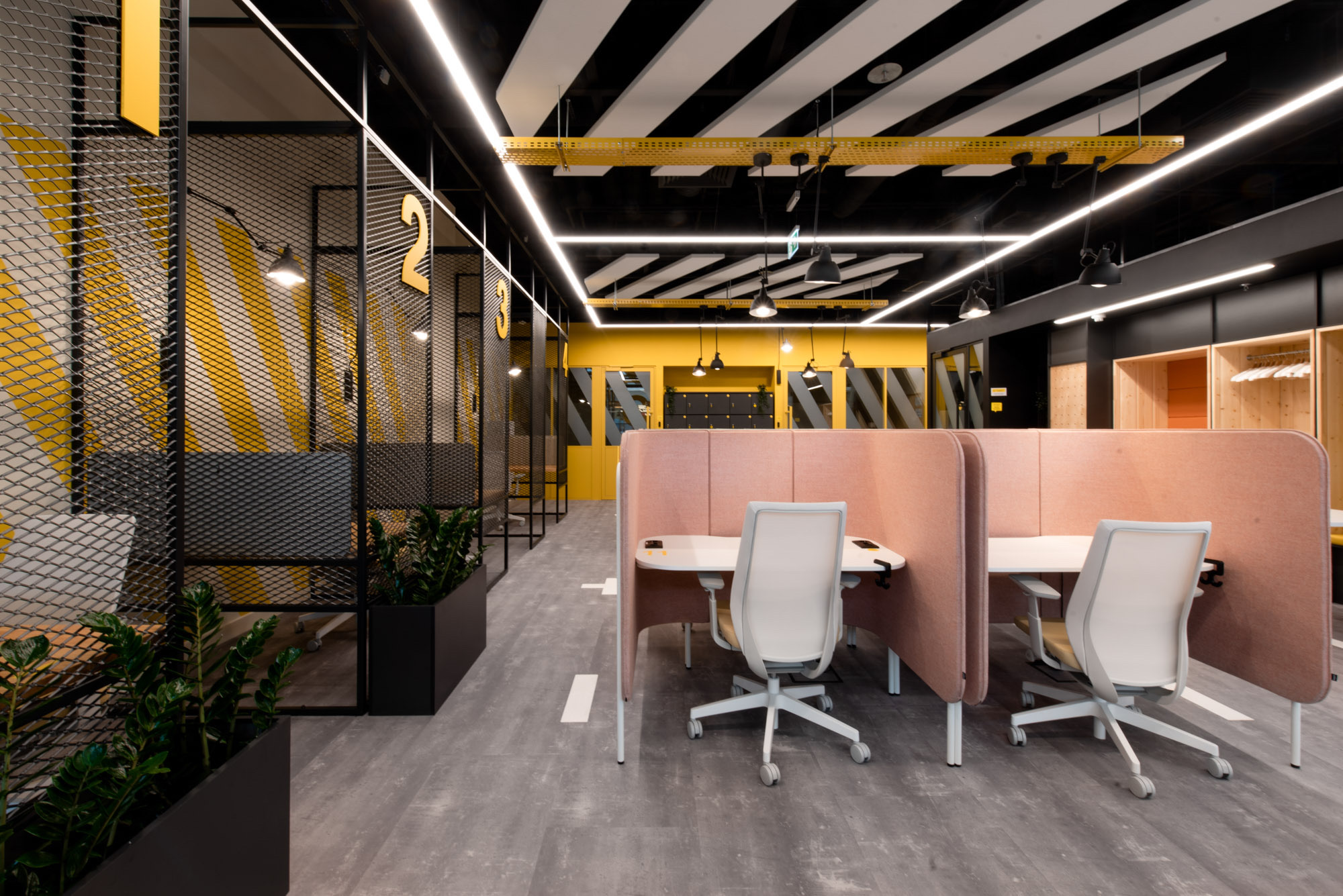 Espace de travail ouvert aleja-bielany-bureau-12