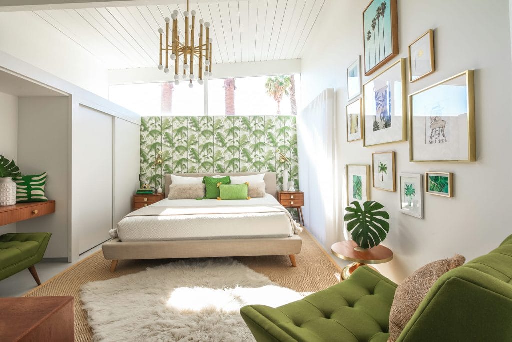 Chambre moderne du milieu du siècle par Decorilla