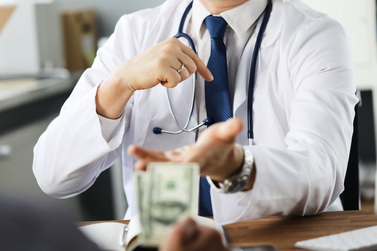 , Le CFPB finalise une règle visant à supprimer 49 milliards de dollars de factures médicales des rapports de solvabilité