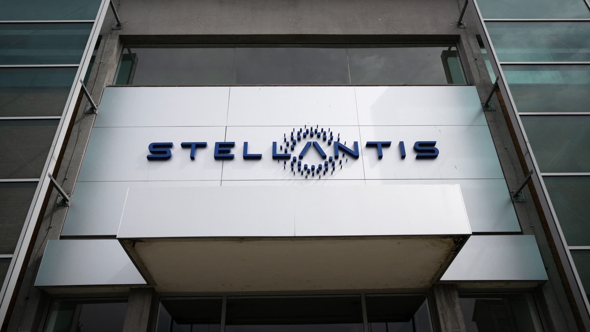 , Stellantis: un tiers des actionnaires vote contre la politique de rémunération des dirigeants, notamment Carlos Tavares