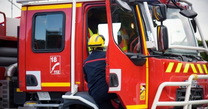 Un camion de pompiers