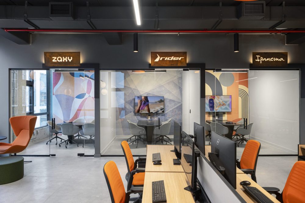 , À l’intérieur du siège de Miami avant de Grendene à Miami