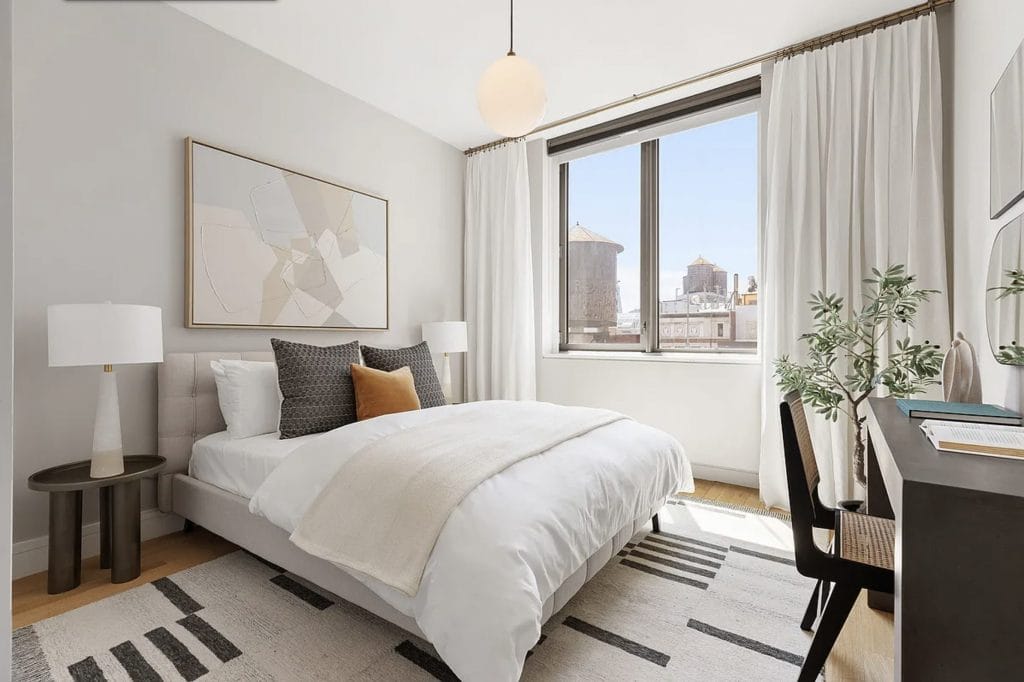 Couleurs de chambre relaxantes dans un intérieur du créateur de Decorrilla, Leanna S.