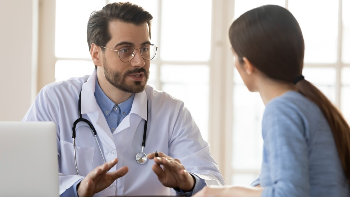 , « Je suis médecin généraliste, voici combien je gagne par mois après 11 ans de métier »