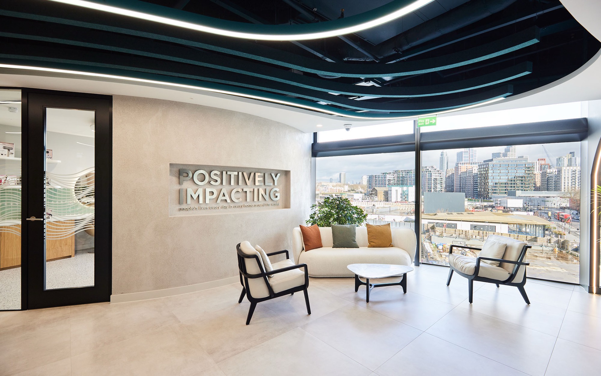 Salon Shark-Ninja-Office-13