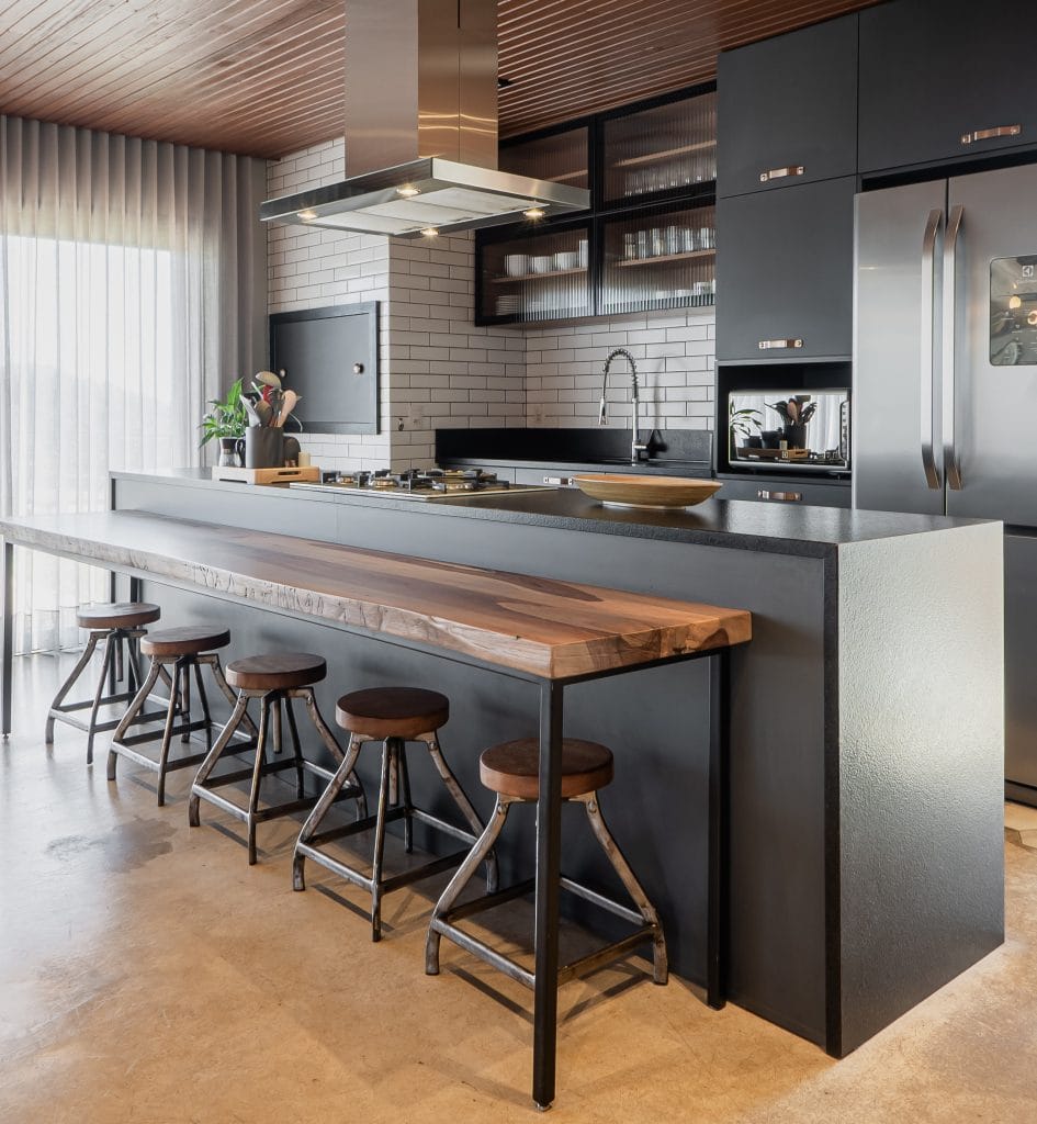 Cuisine avec design d'intérieur de campagne moderne par Decorrilla Designer, Gabriela L