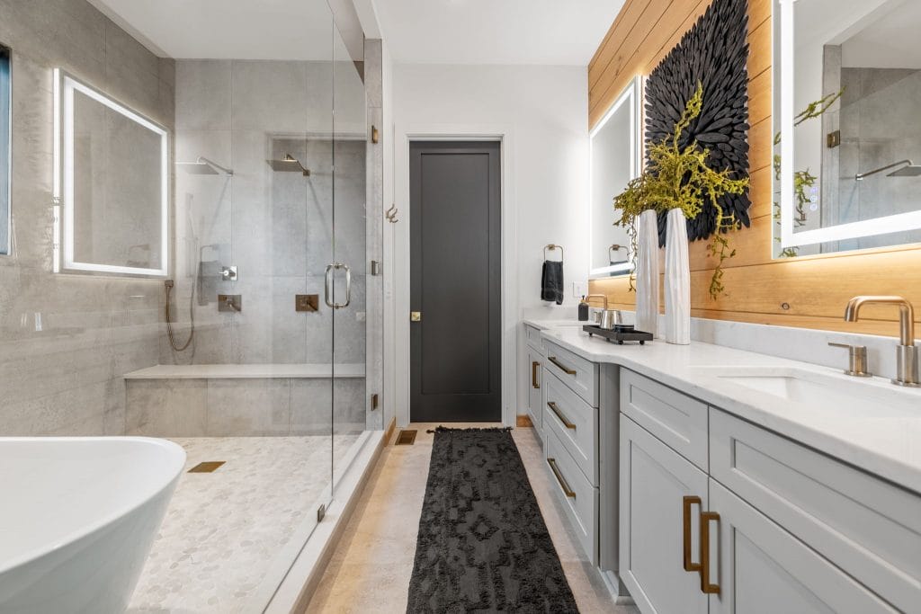 Décor country moderne dans une salle de bain par Decorrilla Designer, Jason D. .jpg