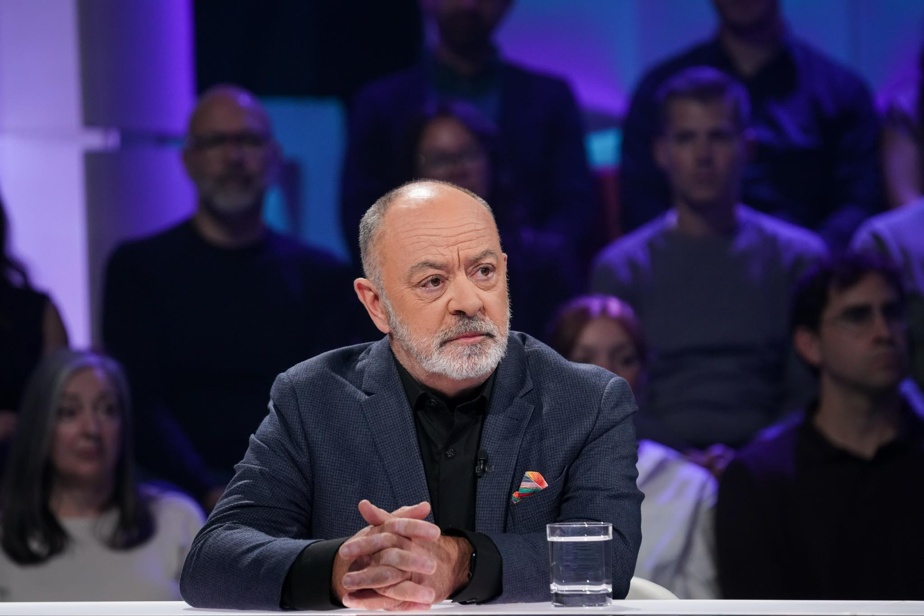 , Loi spéciale sur la rémunération Les médecins manifestent, Dubé défend son bâillon