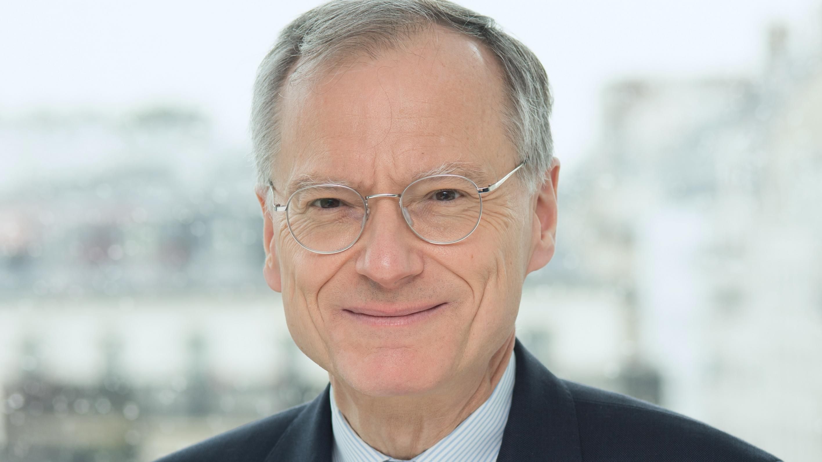 , « Nous avons mis en place une liste noire en temps réel des sites frauduleux » : Jean-Paul Faugères, vice-président de l’ACPR