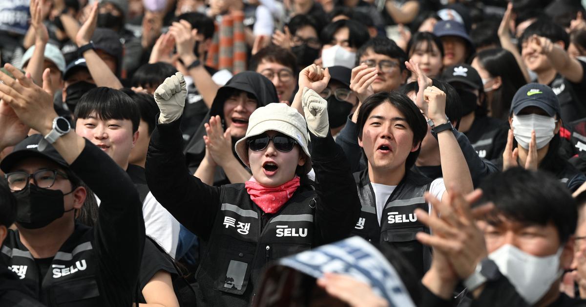 , «Nous ne reculerons pas» : 40.000 salariés de Samsung Electronics manifestent et menacent de faire grève