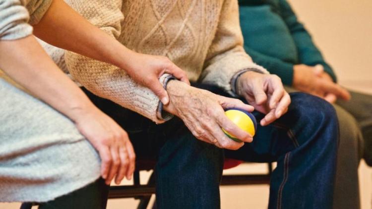 , Validation d’une augmentation salariale pour les aides à domicile dès le 1er juin pour le secteur associatif