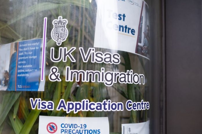 iStock-2060546201 (1) Le portail des visas britanniques est-il légitime - Visas britanniques, immigration