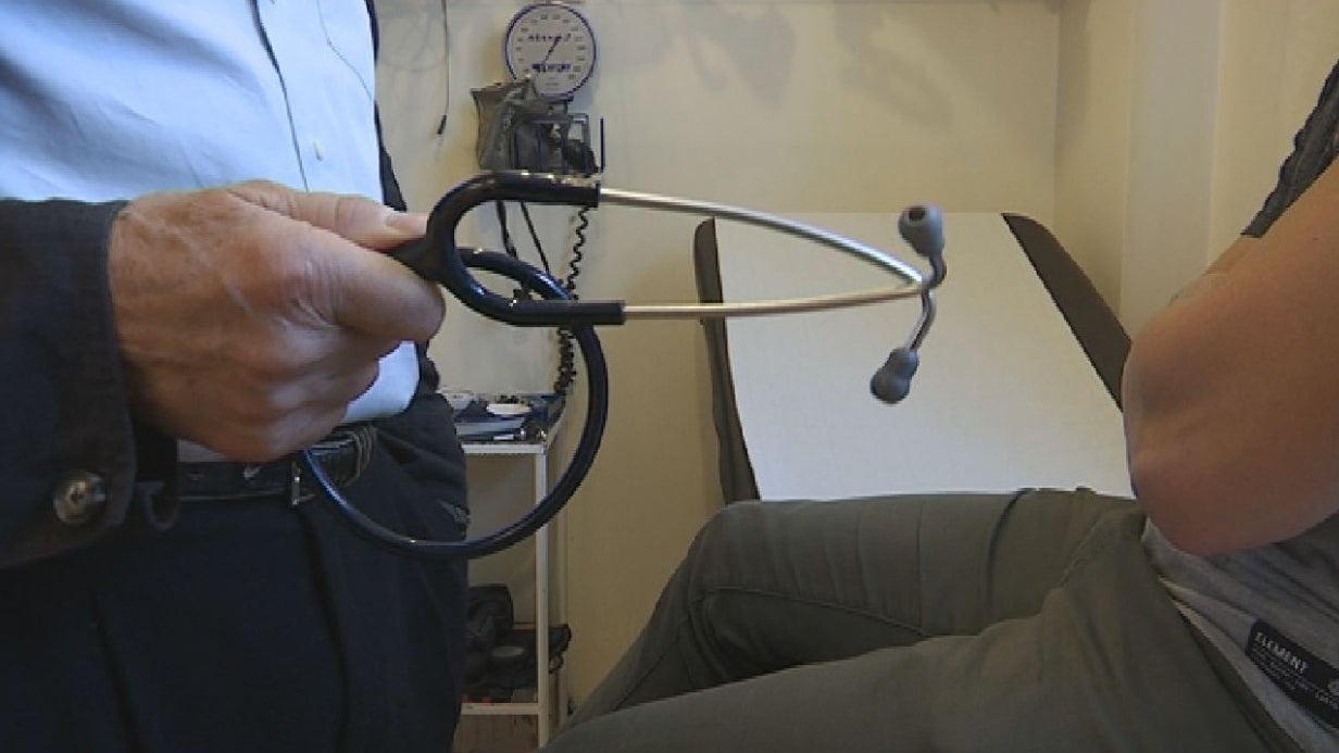 , 6,3 millions de Français sont sans médecin traitant: rémunérés 171.000 euros par an en médiane, les généralistes doivent-ils être plus payés pour le suivi des patients?
