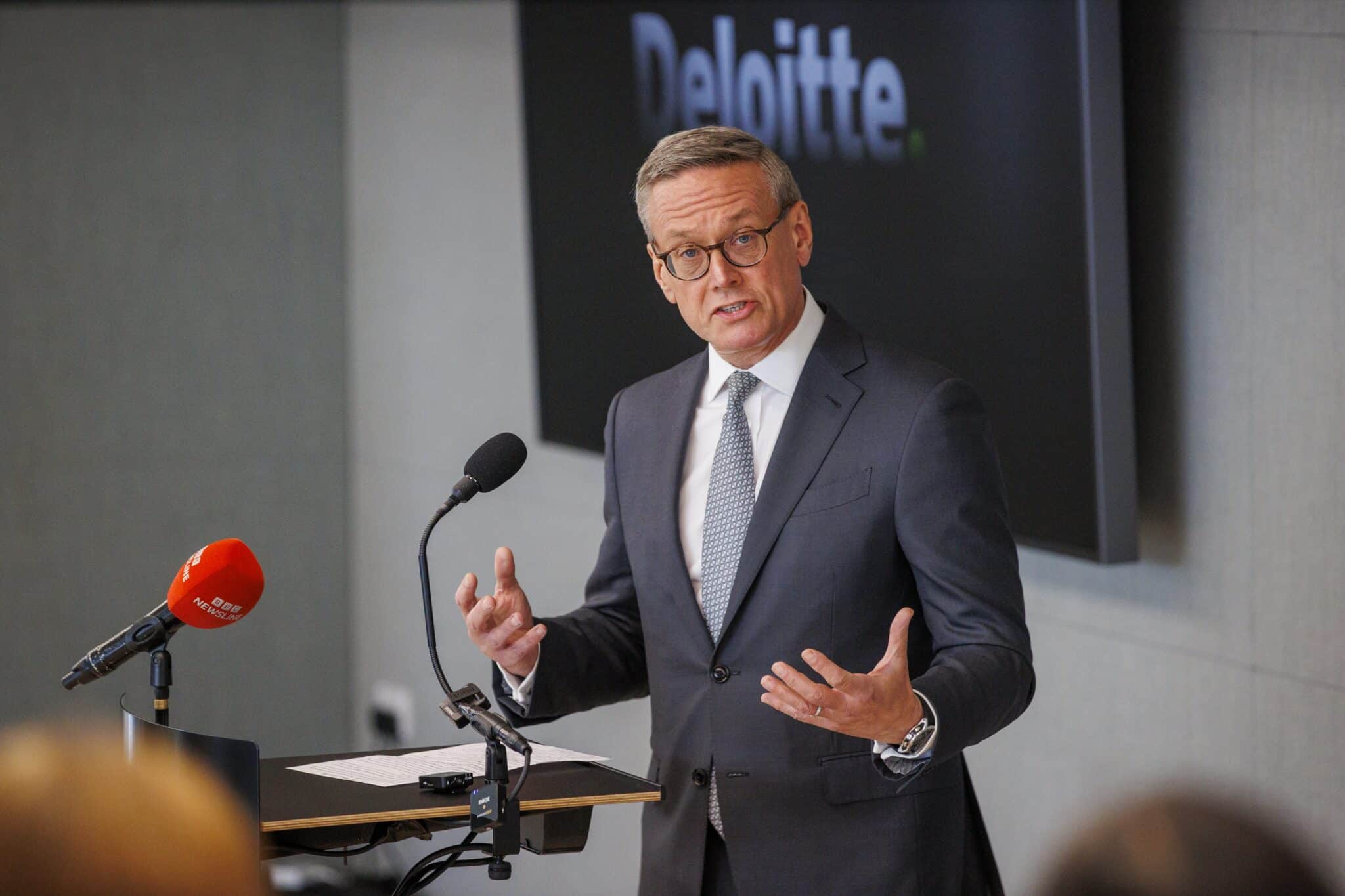 , Deloitte : 1.000 emplois supprimés, mais une rémunération en hausse de 45 % pour le patron